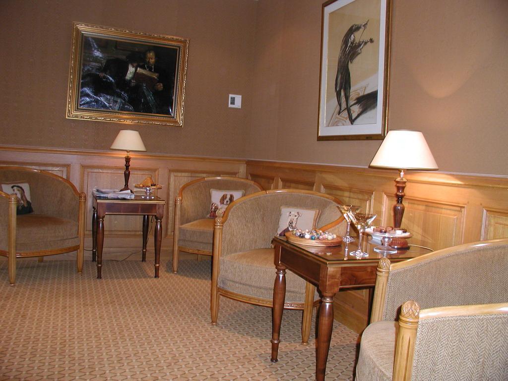 Hotel Armes De Champagne Châlons-en-Champagne Zewnętrze zdjęcie